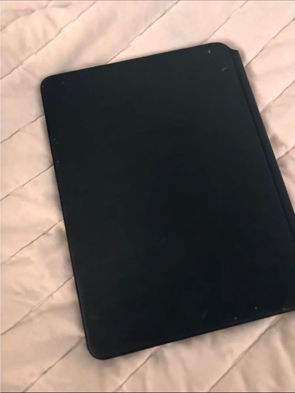 IPad Pro (11inch) (3rd generation) with Magic Keyboard, Apple Pencil, and charge